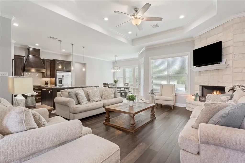 205 Fox Run Lane Robinson TX 76706