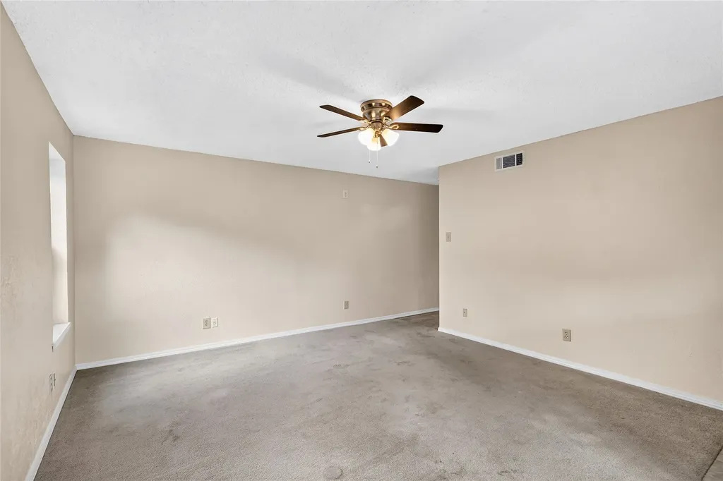 3302 Ivanhoe Lane Garland TX 75044