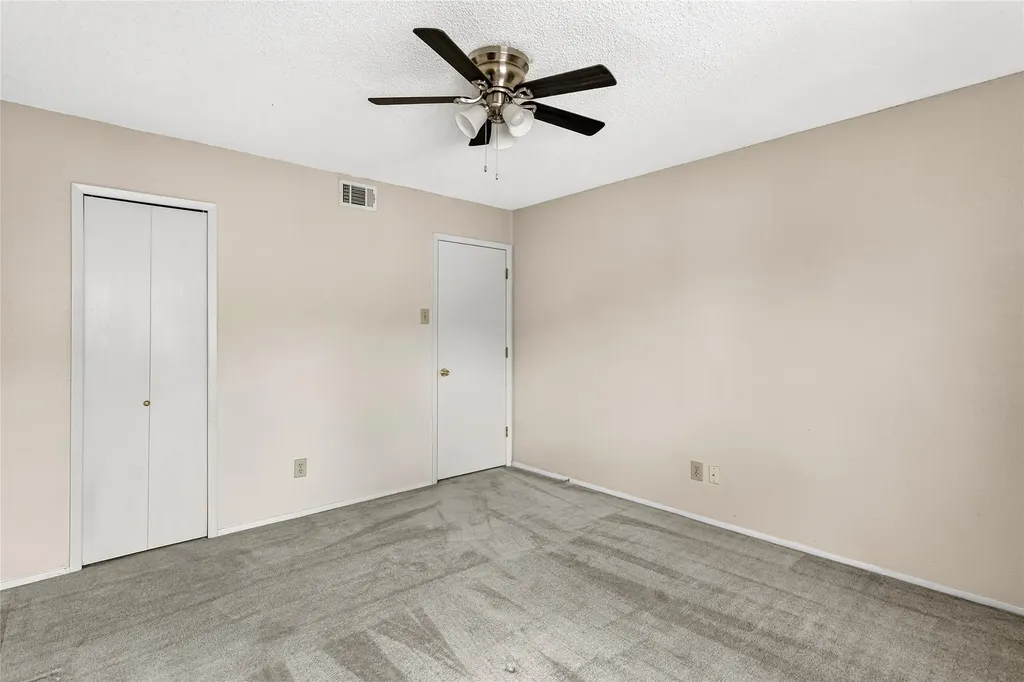 3302 Ivanhoe Lane Garland TX 75044