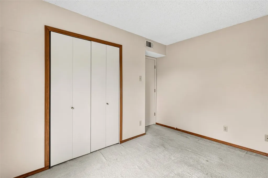 3302 Ivanhoe Lane Garland TX 75044