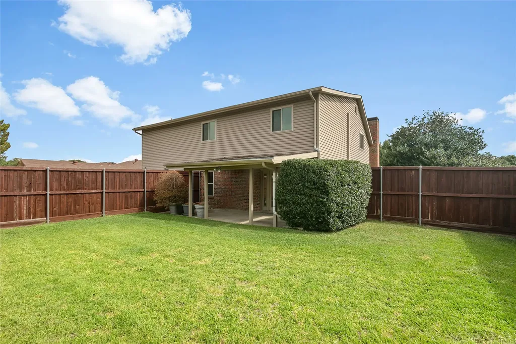 3302 Ivanhoe Lane Garland TX 75044