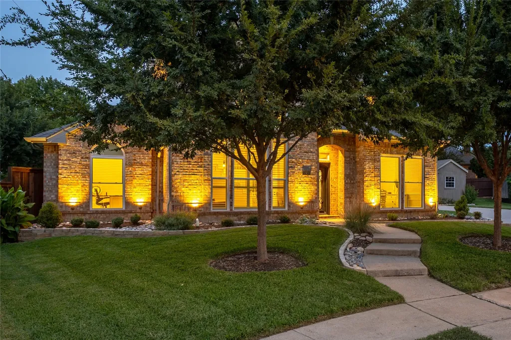 8809 Hedge Row Court North Richland Hills TX 76182