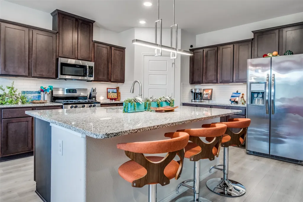 2400 Twin Post Road Denton TX 76208