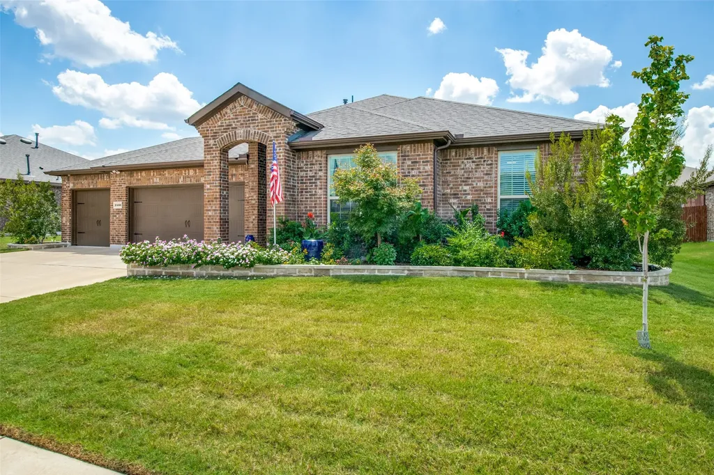 2400 Twin Post Road Denton TX 76208
