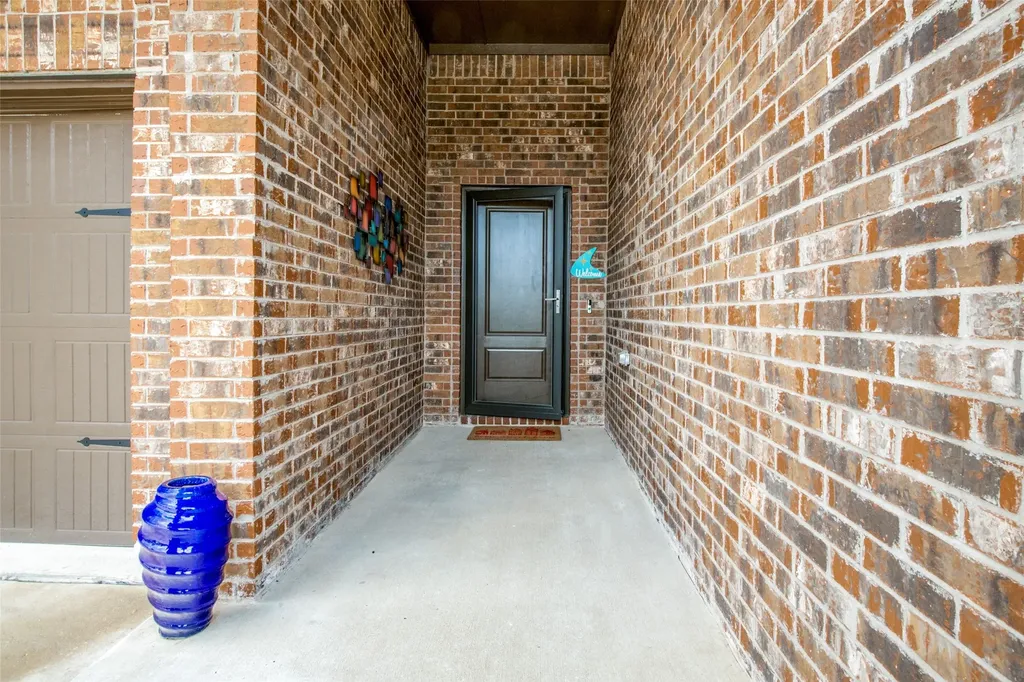 2400 Twin Post Road Denton TX 76208