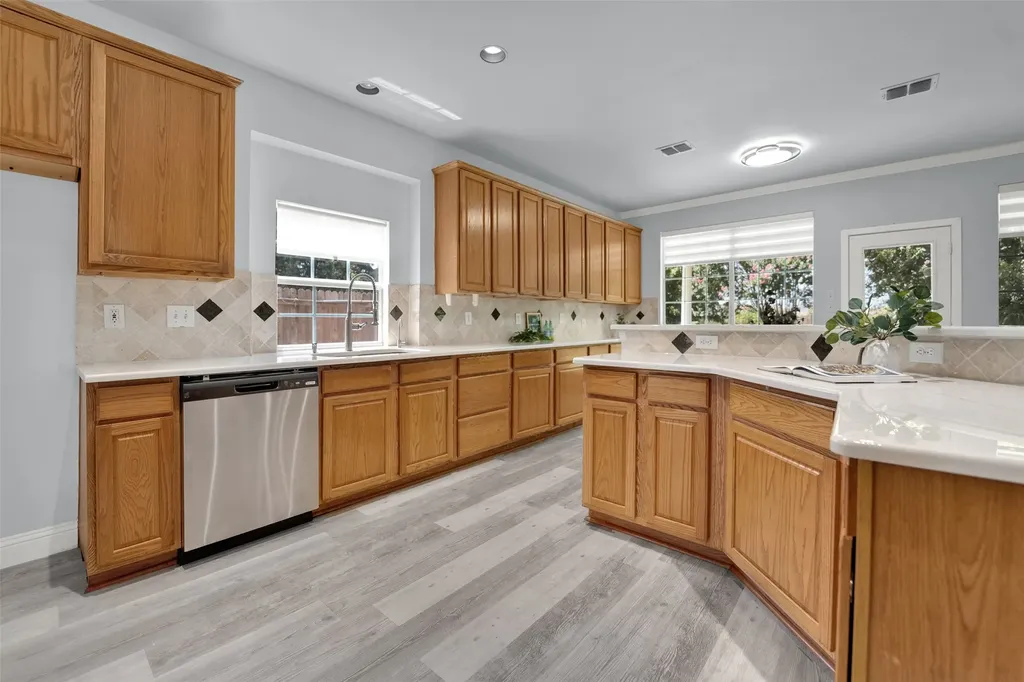 2241 Merritt Way Arlington TX 76018