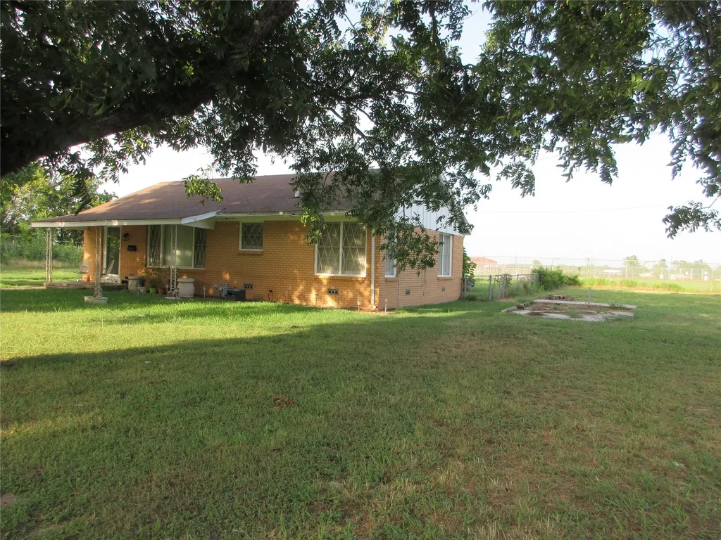 704 Wabash Street Marlin TX 76661