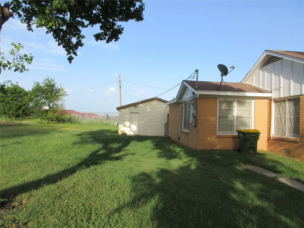 704 Wabash Street Marlin TX 76661