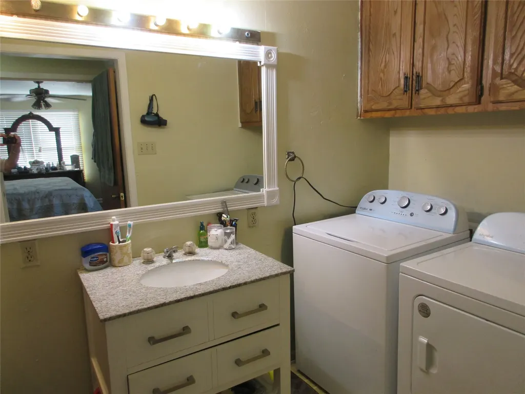 704 Wabash Street Marlin TX 76661