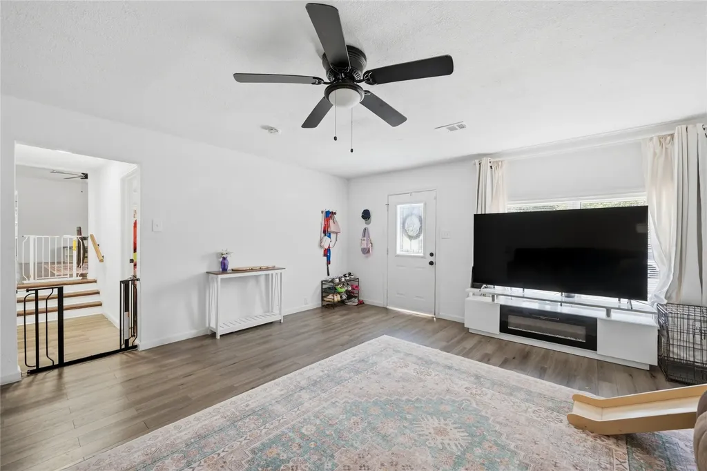135 Mannington Drive Dallas TX 75232
