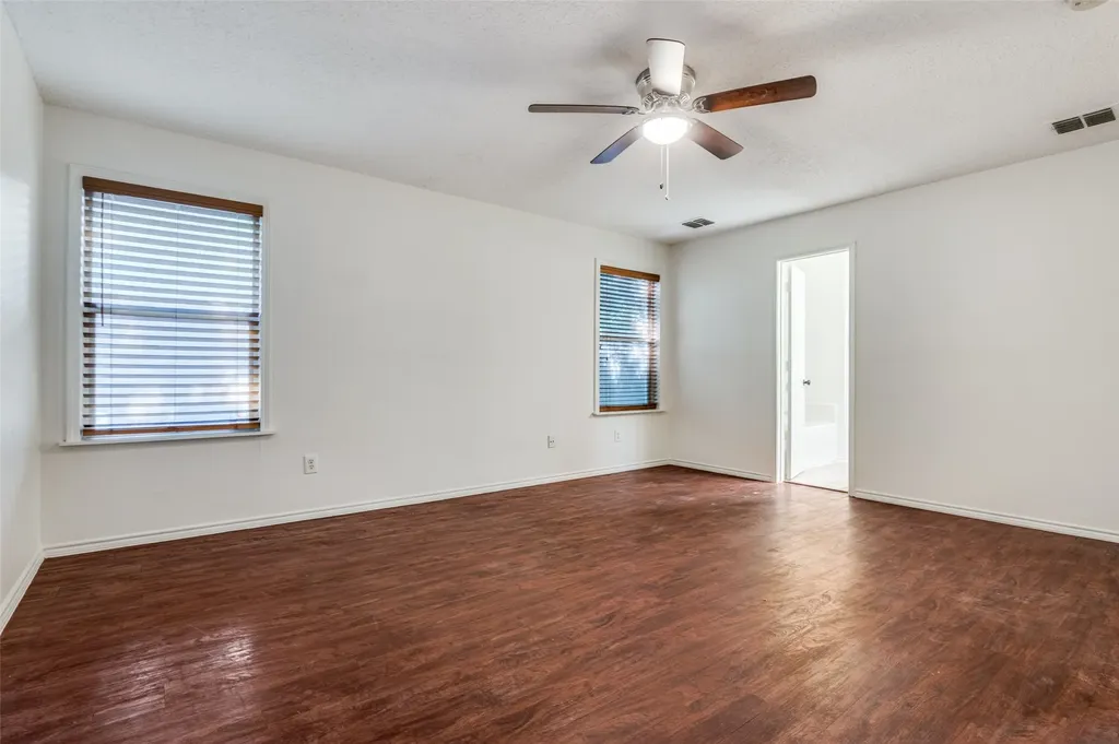 1122 Mazourka Drive Arlington TX 76001