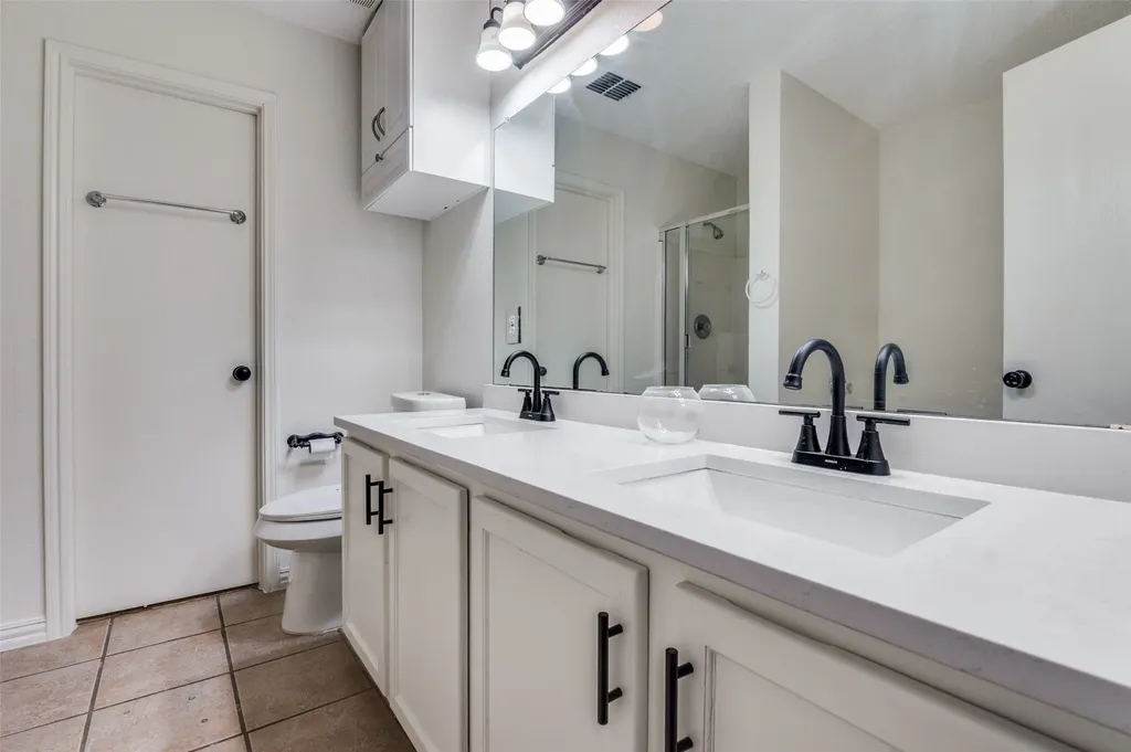 1122 Mazourka Drive Arlington TX 76001
