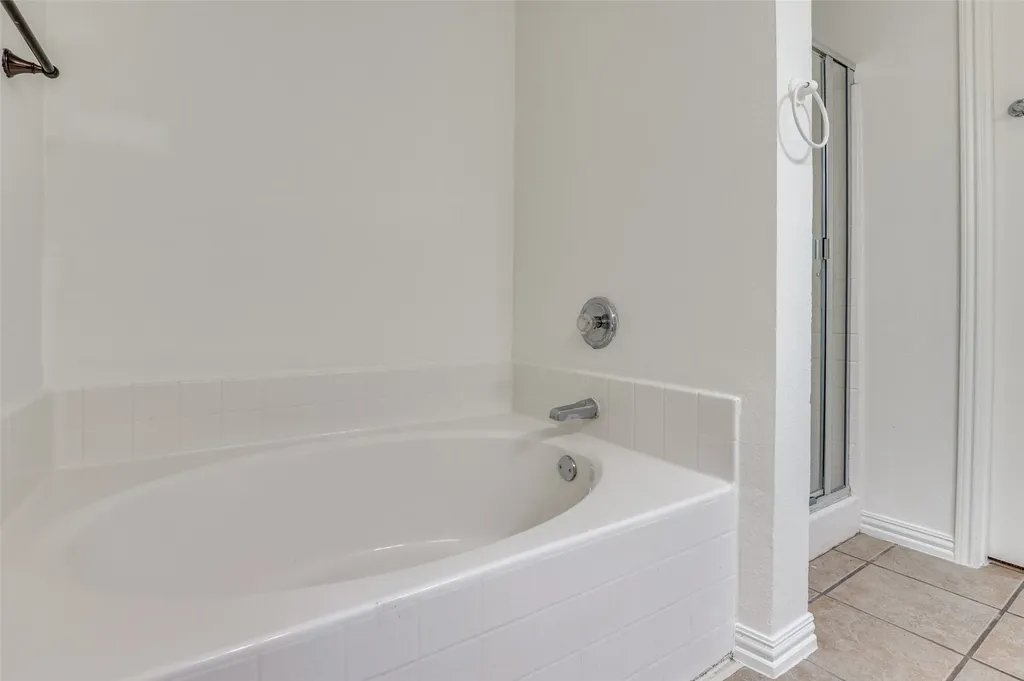 1122 Mazourka Drive Arlington TX 76001
