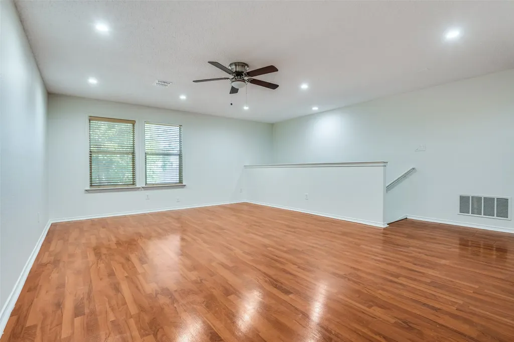 1122 Mazourka Drive Arlington TX 76001