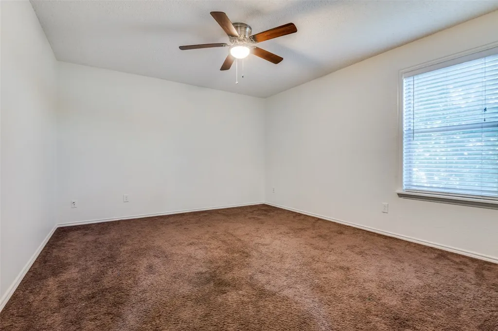 1122 Mazourka Drive Arlington TX 76001
