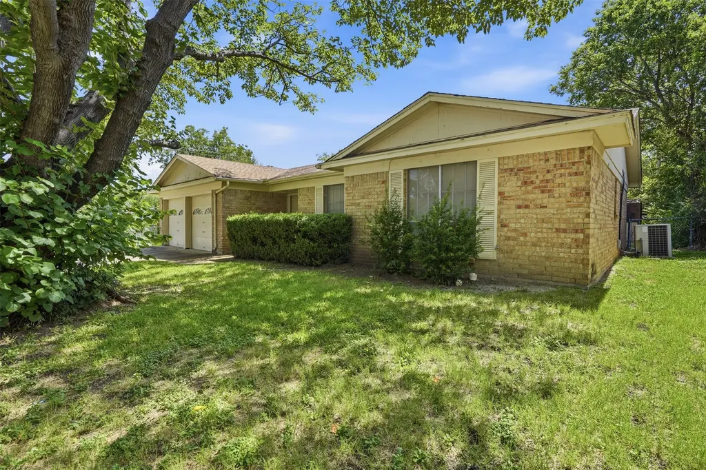 760 Comal Avenue White Settlement TX 76108