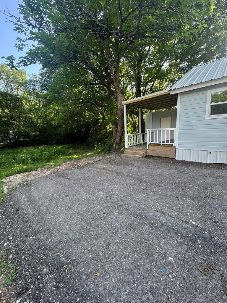 606 W Wolfe Street Grand Saline TX 75140