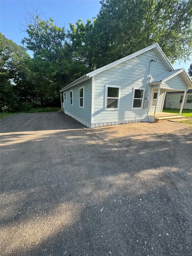 606 W Wolfe Street Grand Saline TX 75140