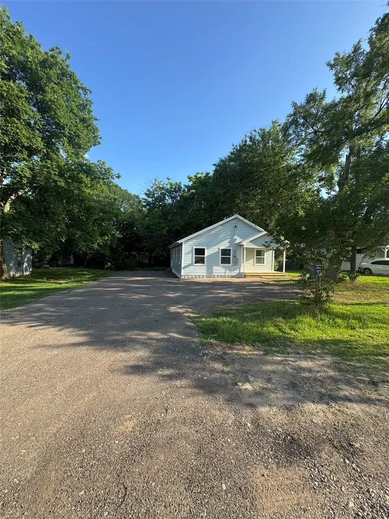 606 W Wolfe Street Grand Saline TX 75140