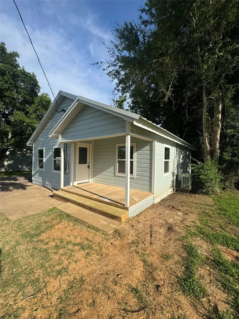 606 W Wolfe Street Grand Saline TX 75140