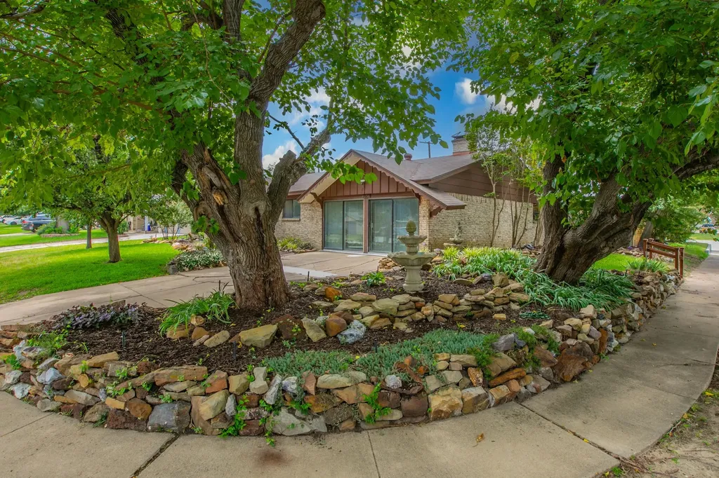 3029 Esters Court Irving TX 75062