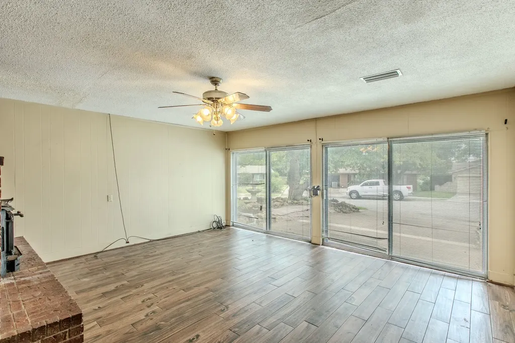 3029 Esters Court Irving TX 75062