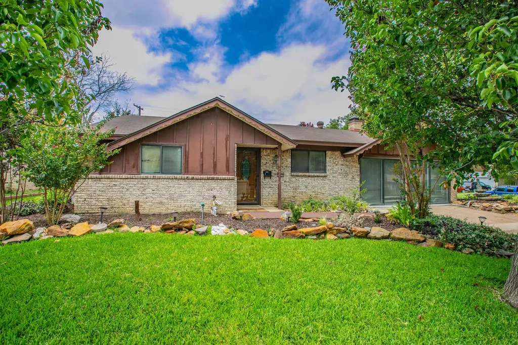 3029 Esters Court Irving TX 75062
