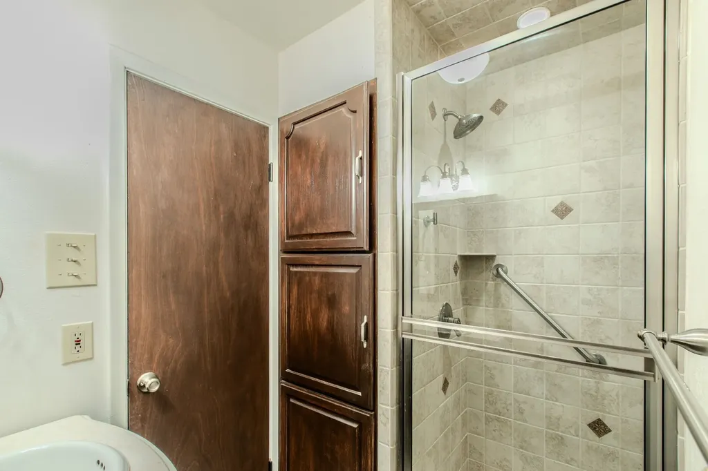 3029 Esters Court Irving TX 75062
