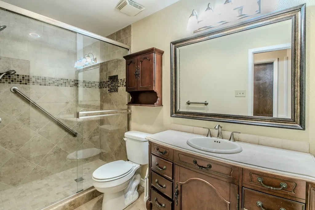 3029 Esters Court Irving TX 75062