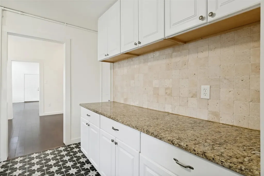629 Melba Street Dallas TX 75208