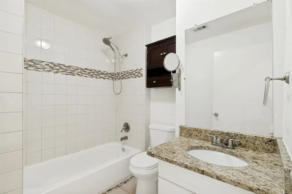 629 Melba Street Dallas TX 75208