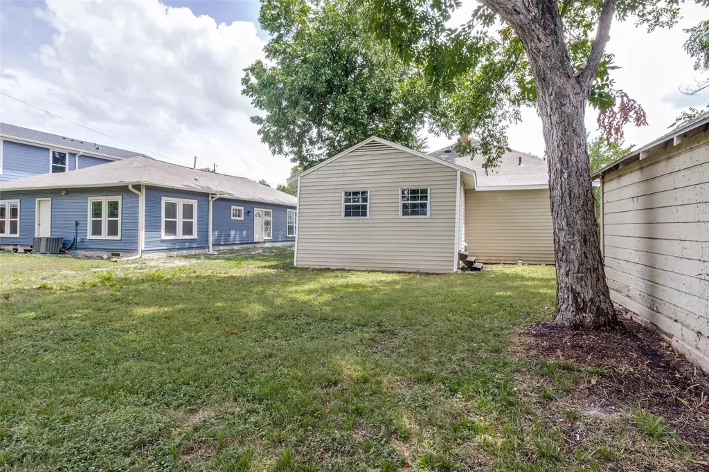 629 Melba Street Dallas TX 75208