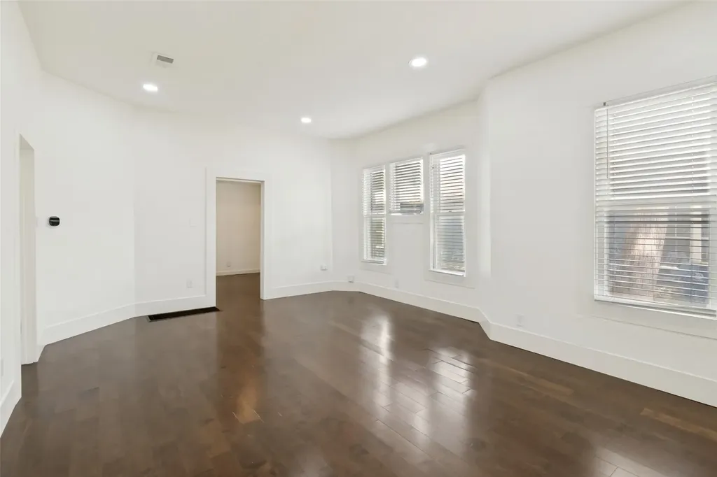 629 Melba Street Dallas TX 75208