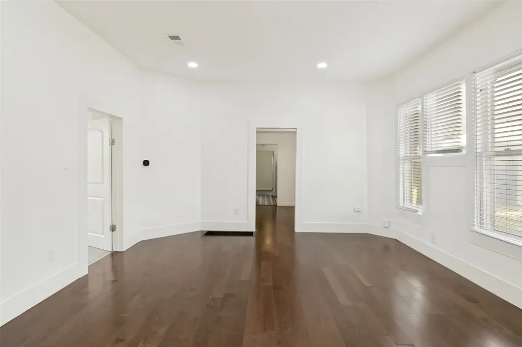 629 Melba Street Dallas TX 75208