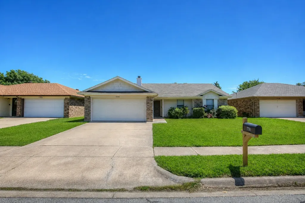 7724 Pebblebrook Drive Watauga TX 76148