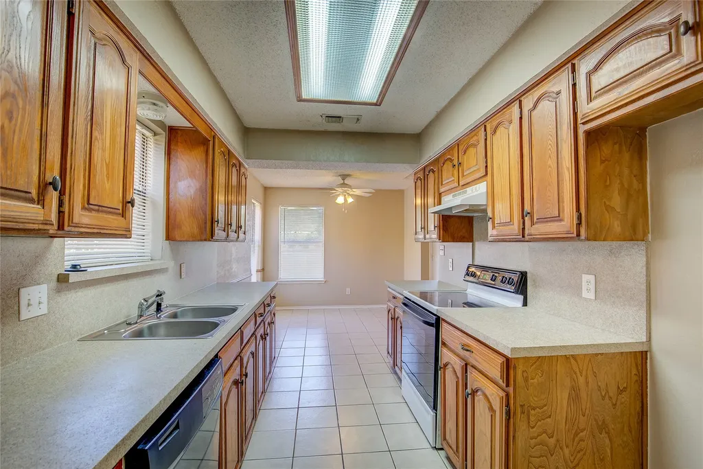 7724 Pebblebrook Drive Watauga TX 76148