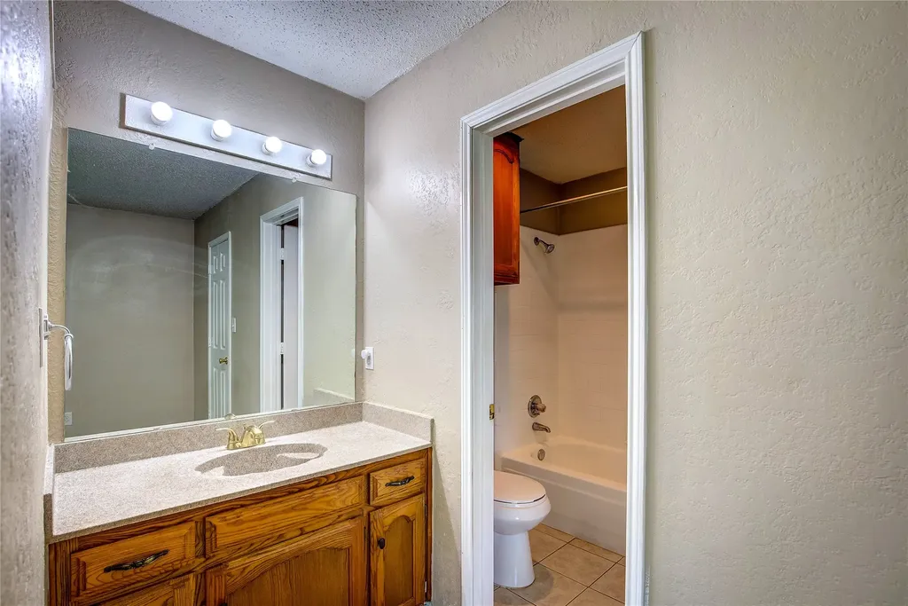7724 Pebblebrook Drive Watauga TX 76148