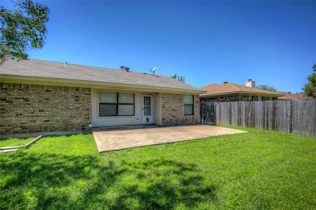 7724 Pebblebrook Drive Watauga TX 76148