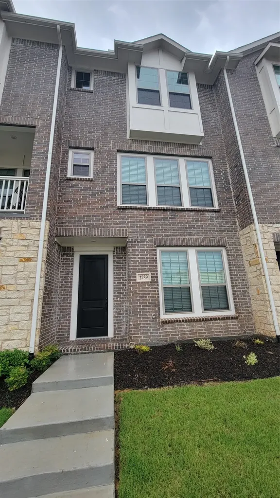 2739 Levee Lane Lewisville TX 75067