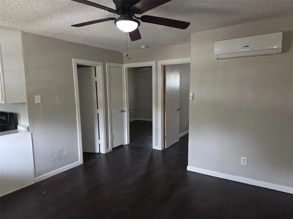 3910 Polly Street Dallas TX 75210