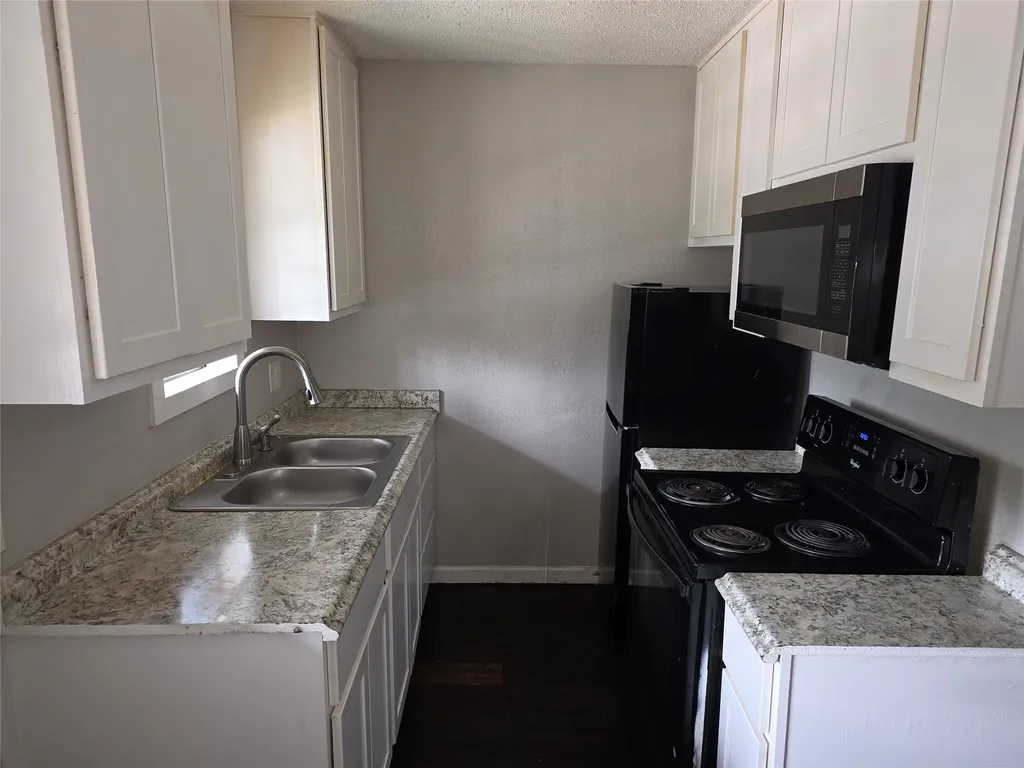 3910 Polly Street Dallas TX 75210