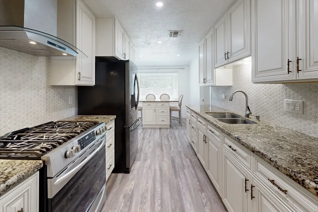 1817 Laura Lane College Station TX 77840
