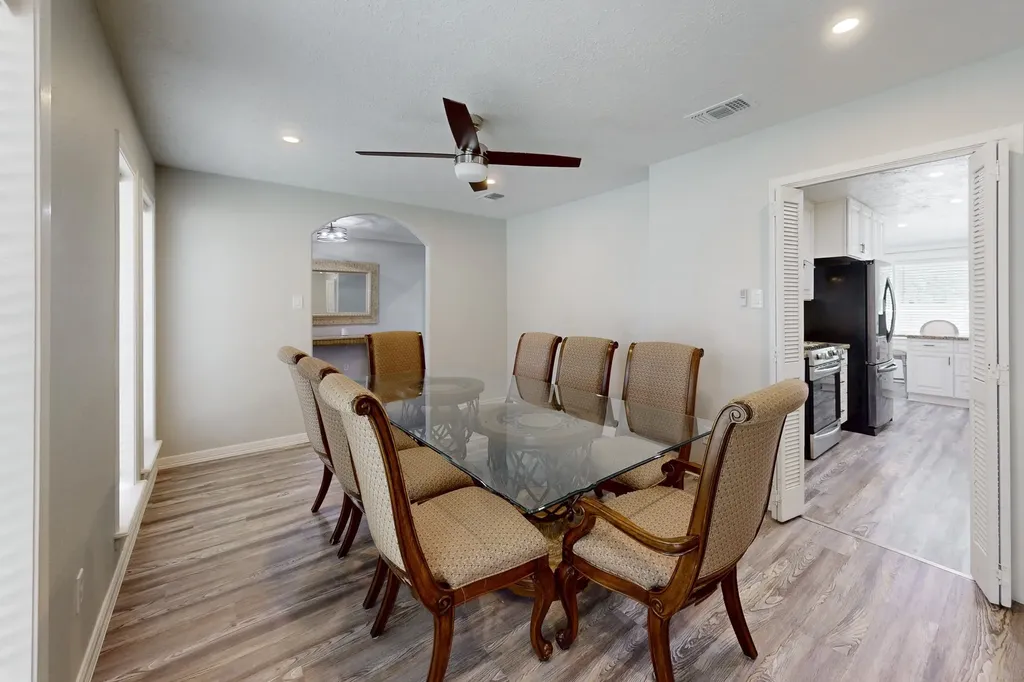 1817 Laura Lane College Station TX 77840