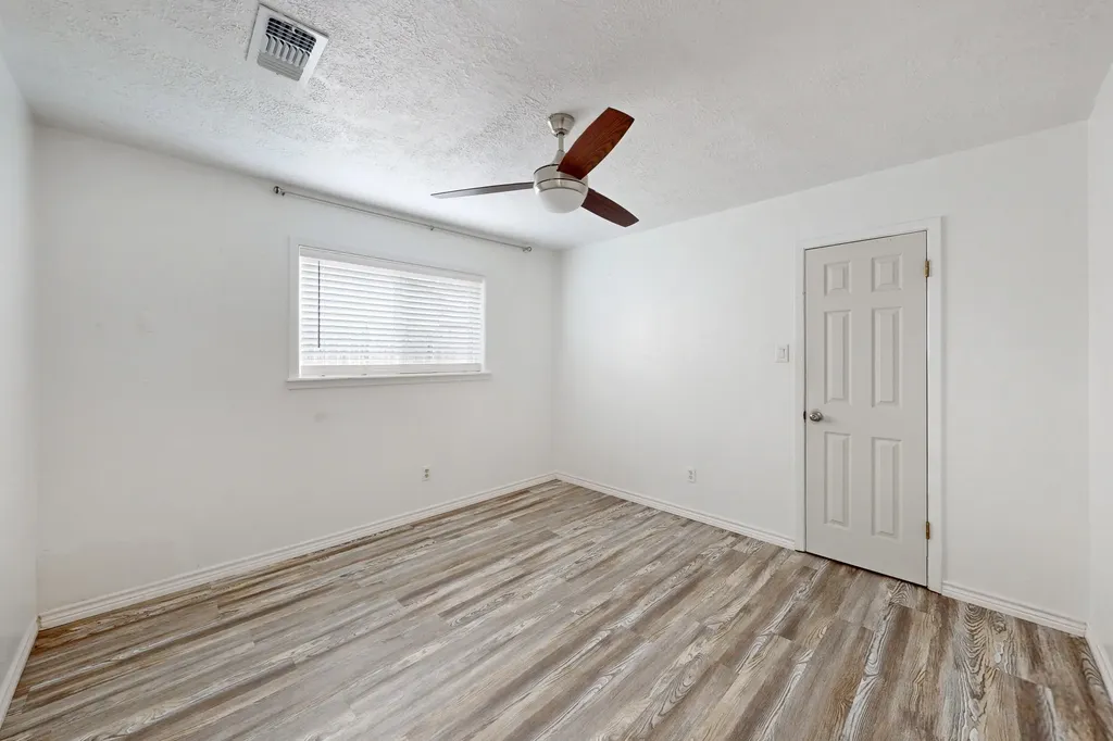 1817 Laura Lane College Station TX 77840