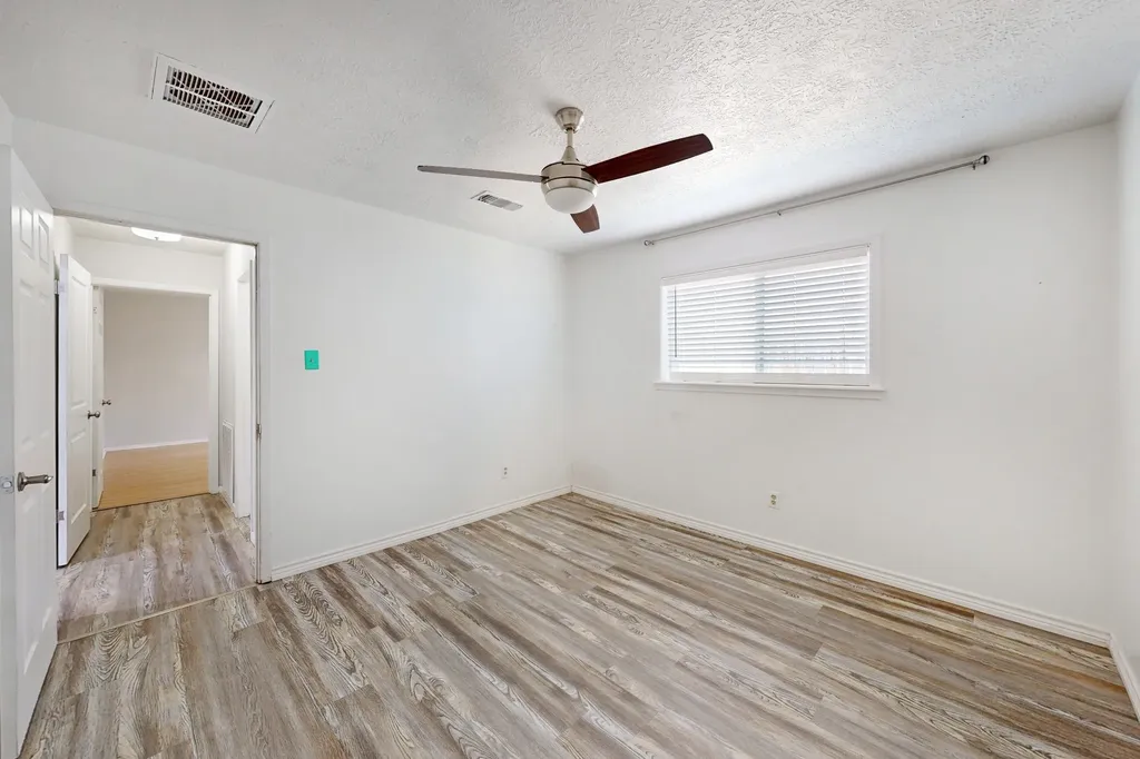 1817 Laura Lane College Station TX 77840