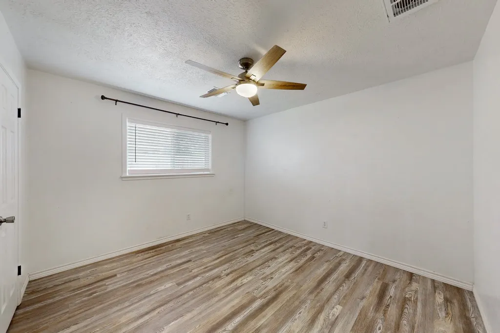 1817 Laura Lane College Station TX 77840