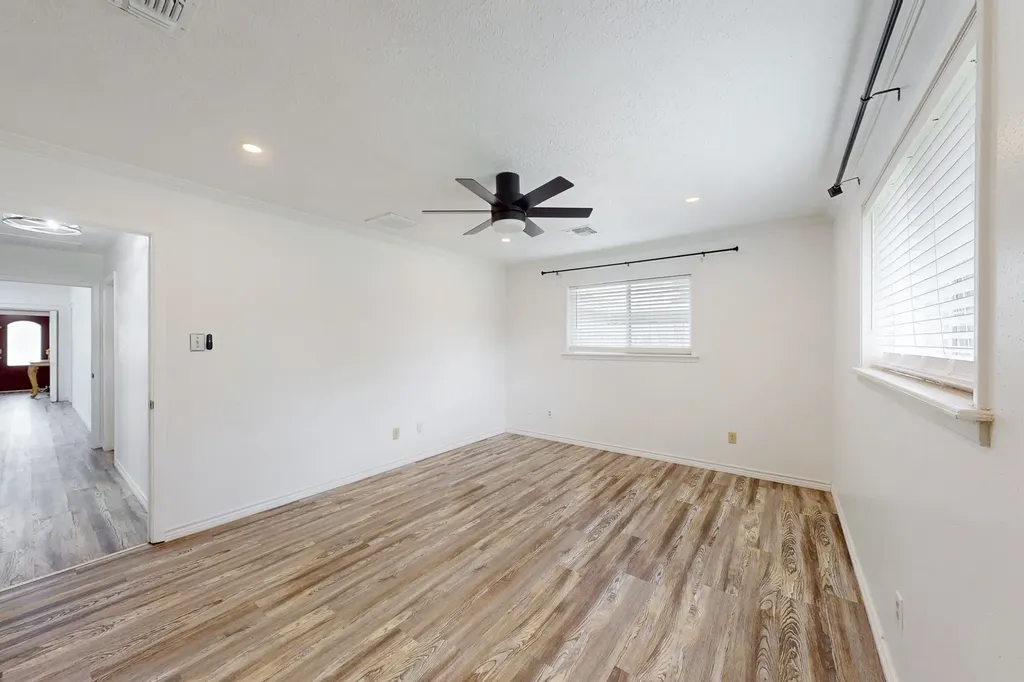 1817 Laura Lane College Station TX 77840