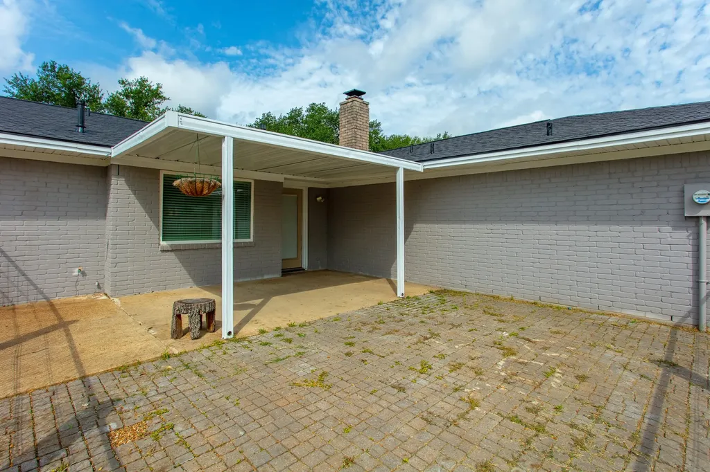 1817 Laura Lane College Station TX 77840