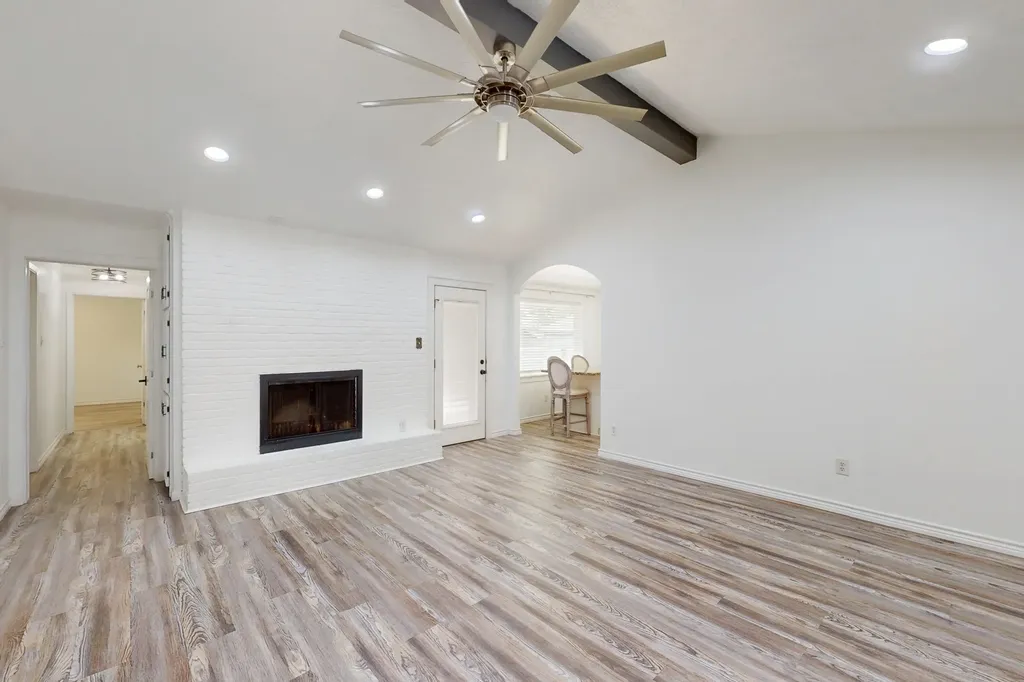 1817 Laura Lane College Station TX 77840