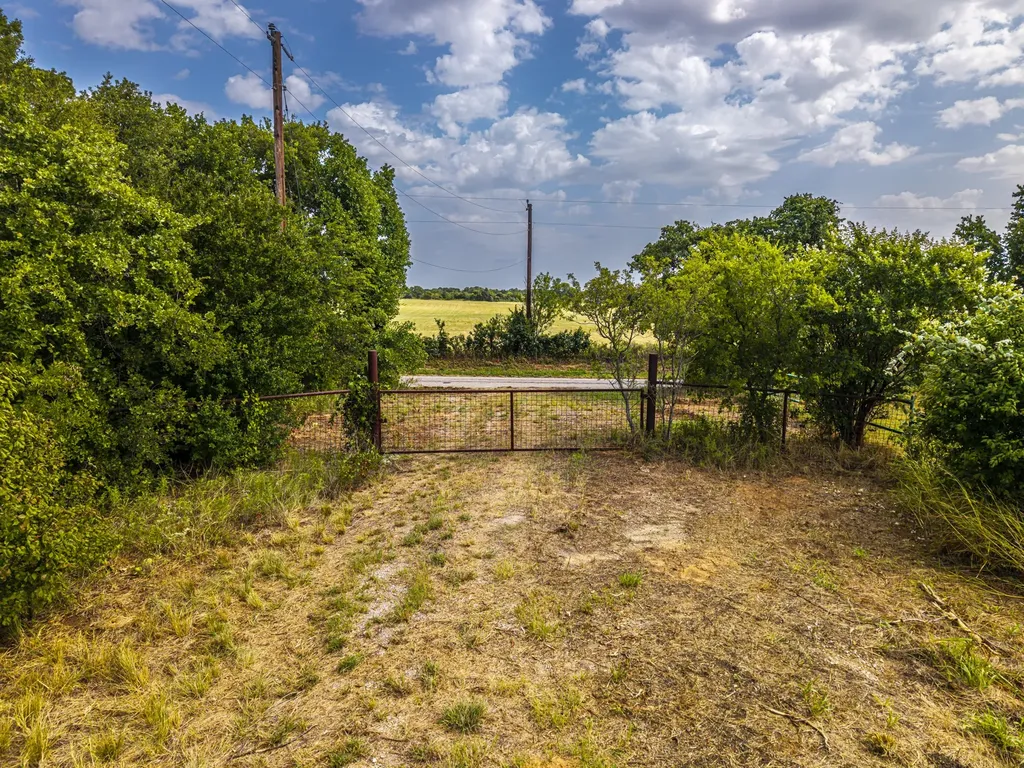 1475 County Road 3838 Bridgeport TX 76426
